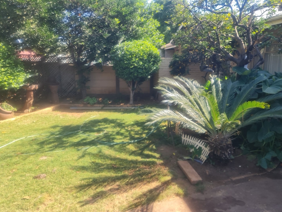 4 Bedroom Property for Sale in Oos Einde North West